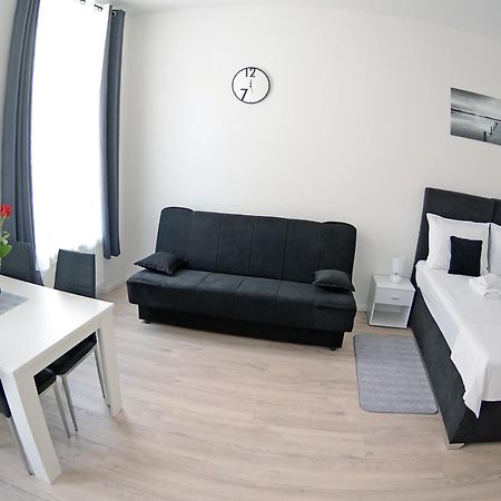 Virtus Apartments And Rooms With Free Private Parking Zagreb Habitación foto