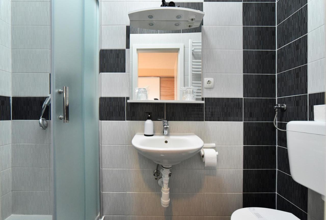 Virtus Apartments And Rooms With Free Private Parking Zagreb Exterior foto