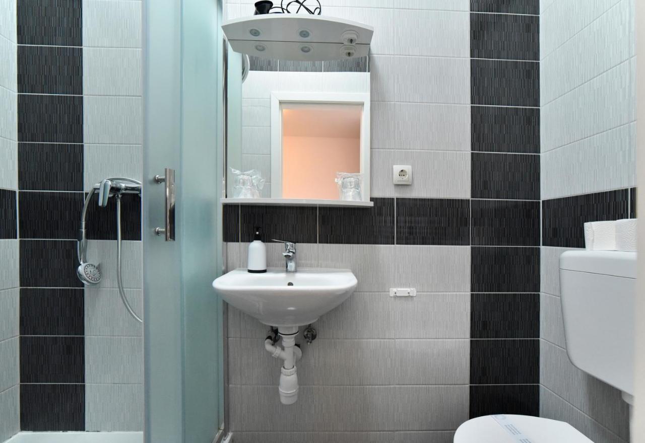 Virtus Apartments And Rooms With Free Private Parking Zagreb Exterior foto